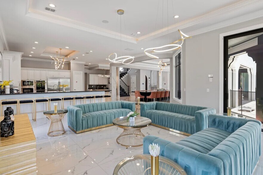 More Photos Of 521 Muirfield Loop, Reunion Specialty For Sale