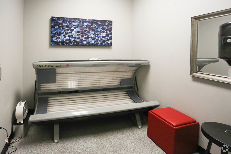 More Photos Of 1520 S 5th St, Saint Charles Unknown For Lease