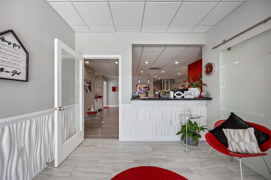 More Photos Of 8255 Wickham Rd, Melbourne Office For Lease