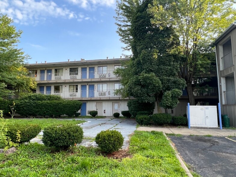 More Photos Of 311 E Highland Rd, Macedonia Hotel For Sale