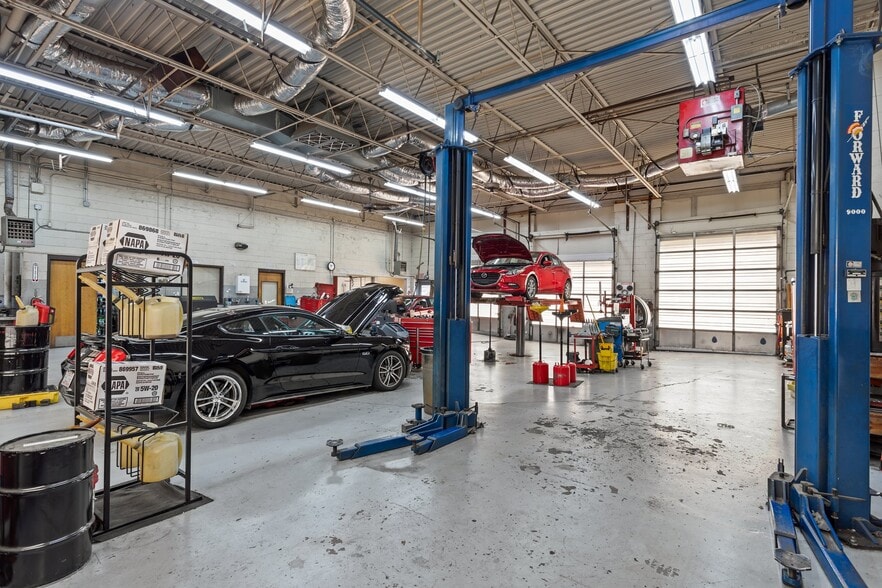 More Photos Of 6425 Glenwood Ave, Raleigh Auto Repair For Sale