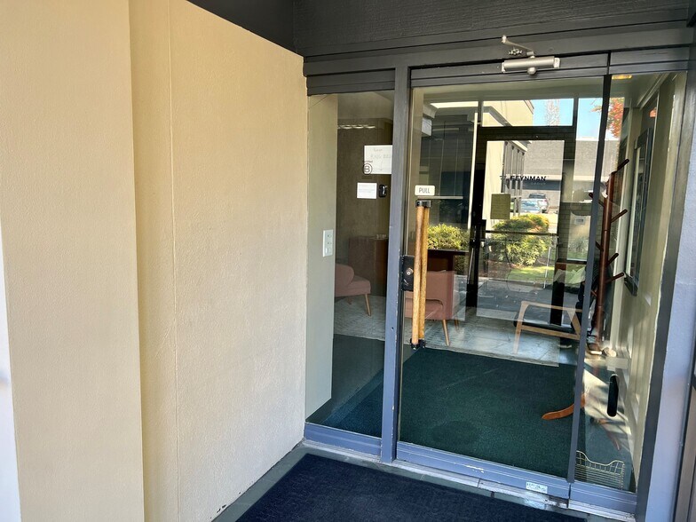 More Photos Of 1177 Pearl St, Eugene Office For Sale