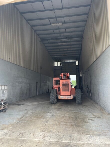 More Photos Of 3765 S US Highway 281, Alice Industrial For Sale
