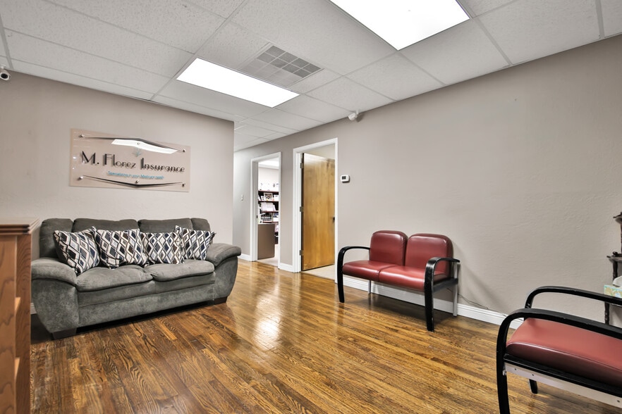 More Photos Of 1014 Broadway St, Lubbock Office For Sale