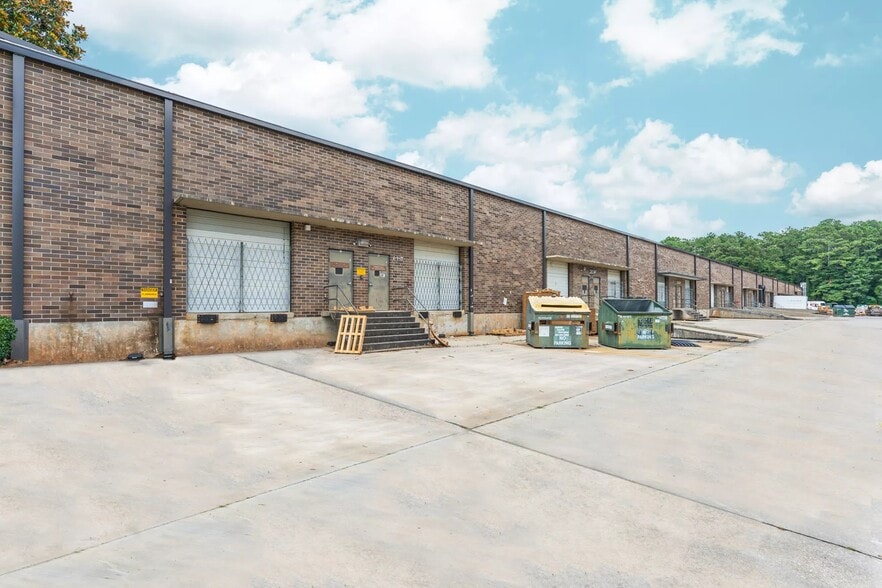 More Photos Of 2189 Flintstone Dr, Tucker Distribution For Lease