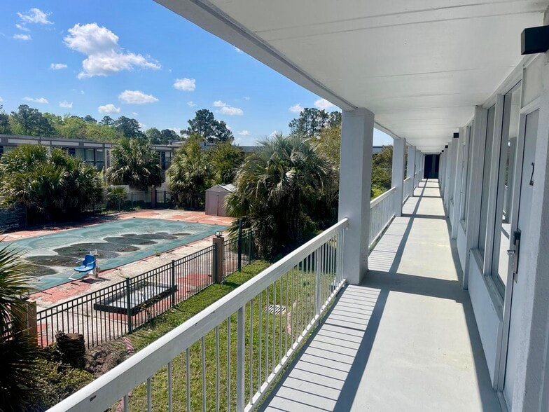 More Photos Of 3 Gateway Blvd S, Savannah Hotel For Sale