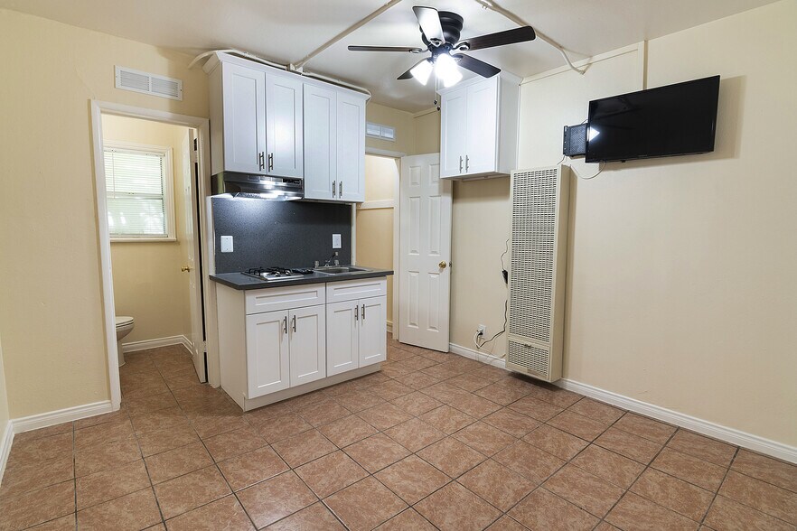 More Photos Of 1930 S Oxford Ave, Los Angeles Apartments For Sale