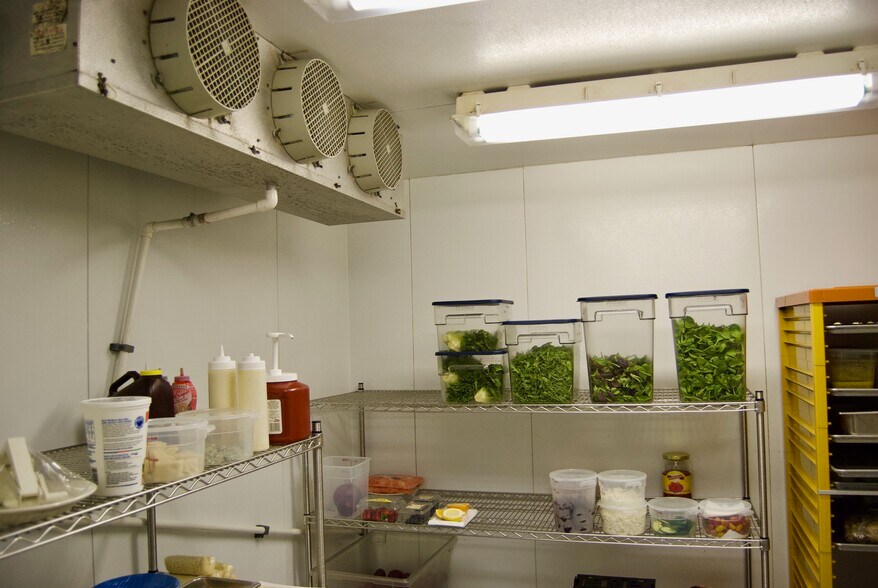 More Photos Of 690-692 State Route 66, Leechburg General Retail For Sale