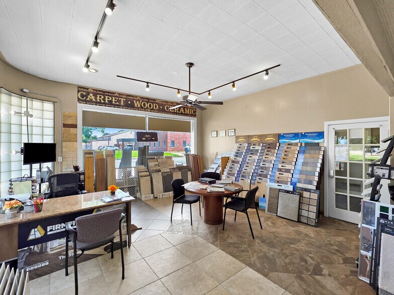 More Photos Of 617 Main St, Liberty Storefront Retail Office For Sale