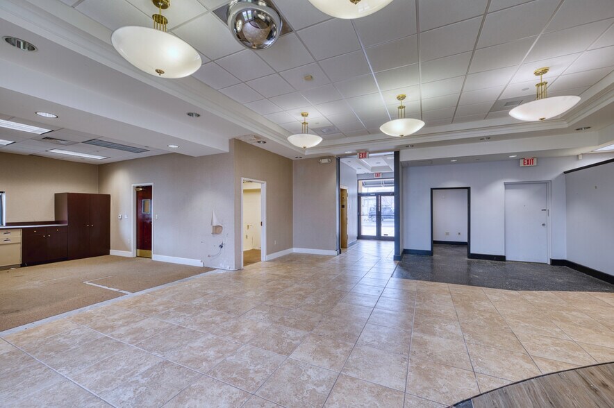 More Photos Of 8200-8250 66th St N, Pinellas Park Unknown For Lease