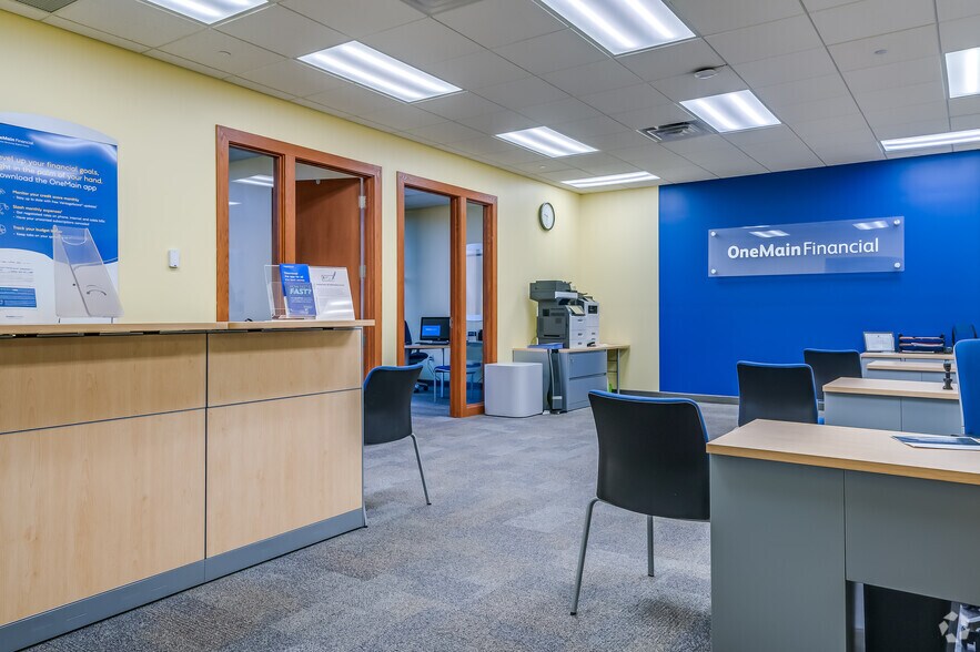 More Photos Of 2675 N Mayfair Rd, Wauwatosa Office For Lease