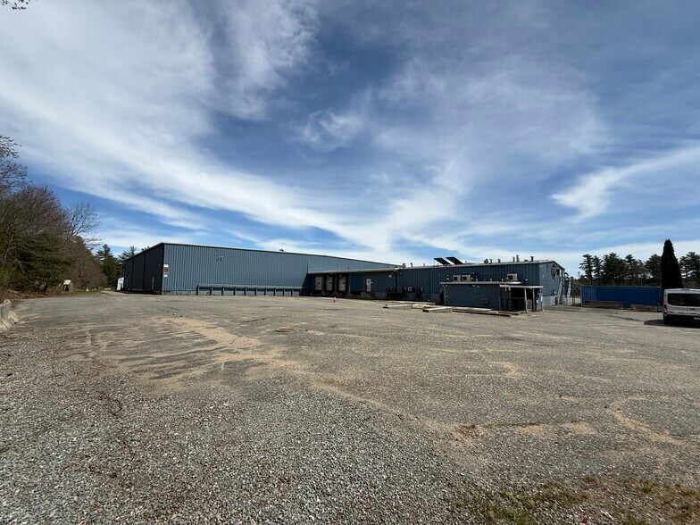 More Photos Of 111 Braley Rd, East Freetown Warehouse For Lease