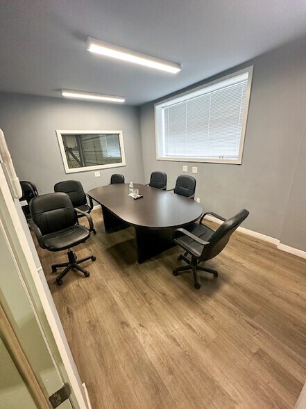 More Photos Of 4197 Reardon Rd, De Forest Warehouse For Lease