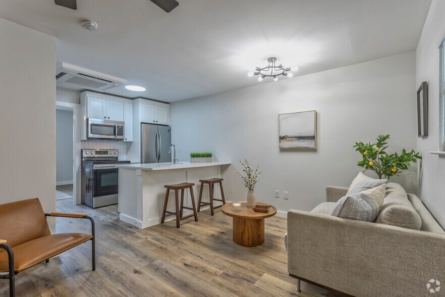 More Photos Of 425 N Rosemont Ave, Dallas Apartments For Sale