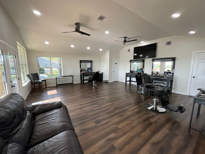 More Photos Of 21095 FM 362 Rd, Waller Flex For Sale