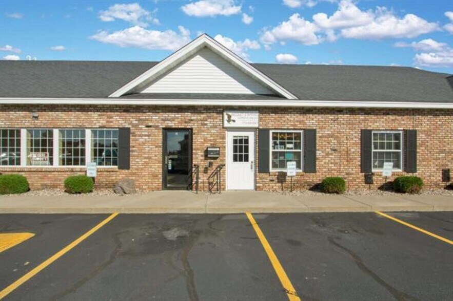 More Photos Of 2811 8th St, Wisconsin Rapids Office For Lease