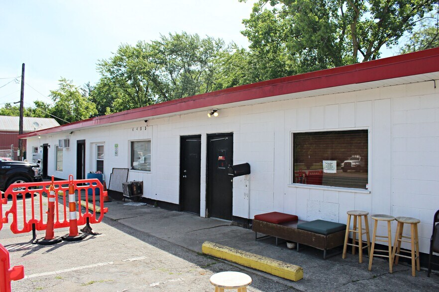 More Photos Of 6455 Massachusetts Ave, Indianapolis Flex For Lease