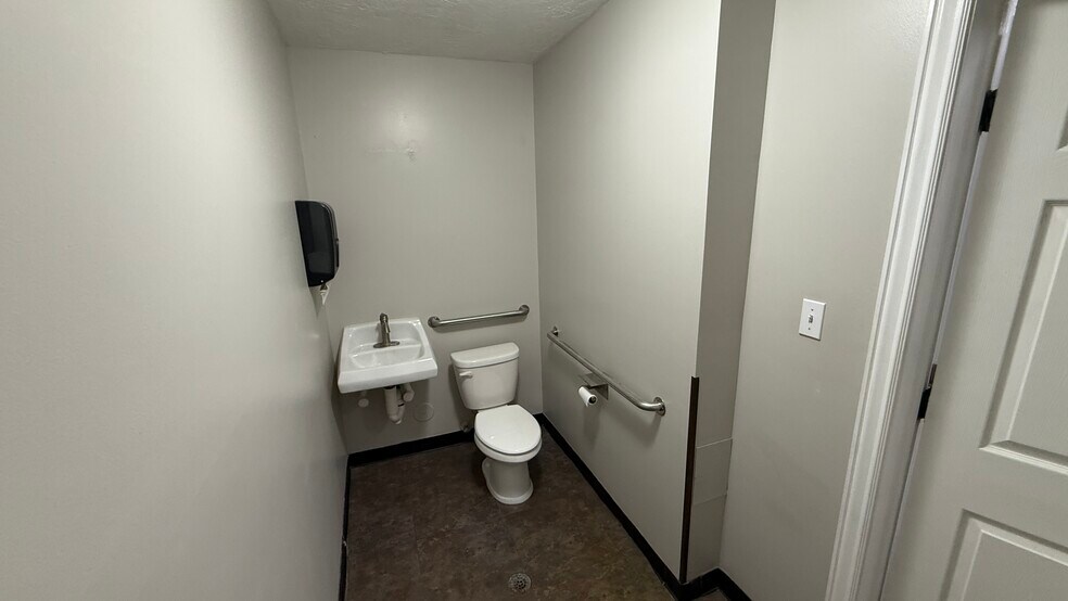 More Photos Of 150 N Washington Blvd, Ogden Unknown For Lease