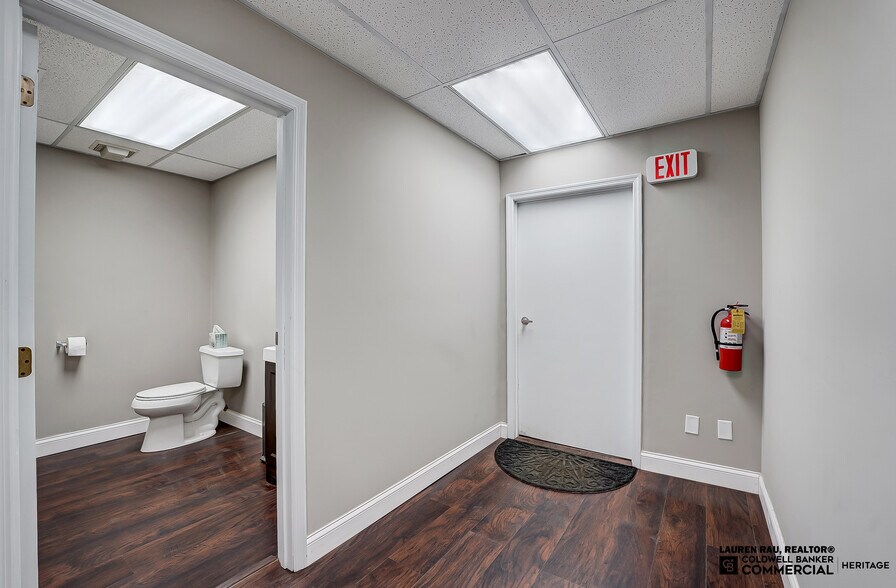 More Photos Of 400-460 Fame Rd, Dayton Light Distribution For Lease