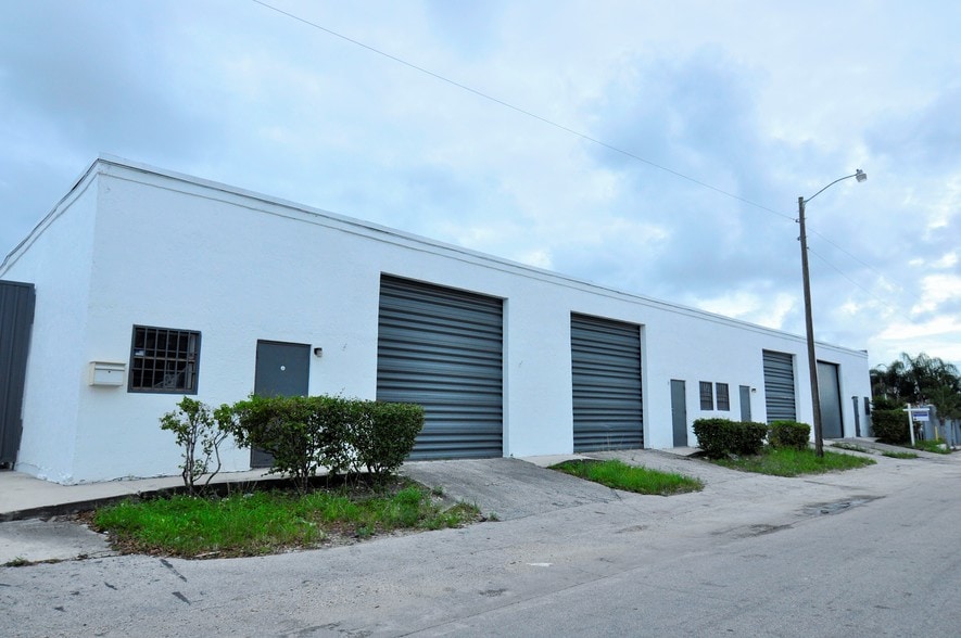 More Photos Of 842 NW 7th Ter, Fort Lauderdale Warehouse For Sale