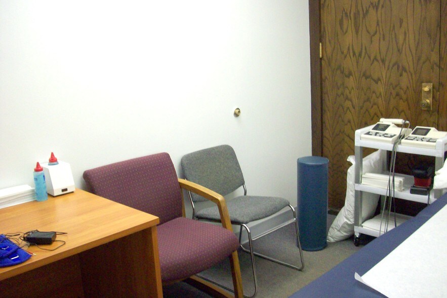 More Photos Of 4647 W 103 St, Oak Lawn Medical For Sale