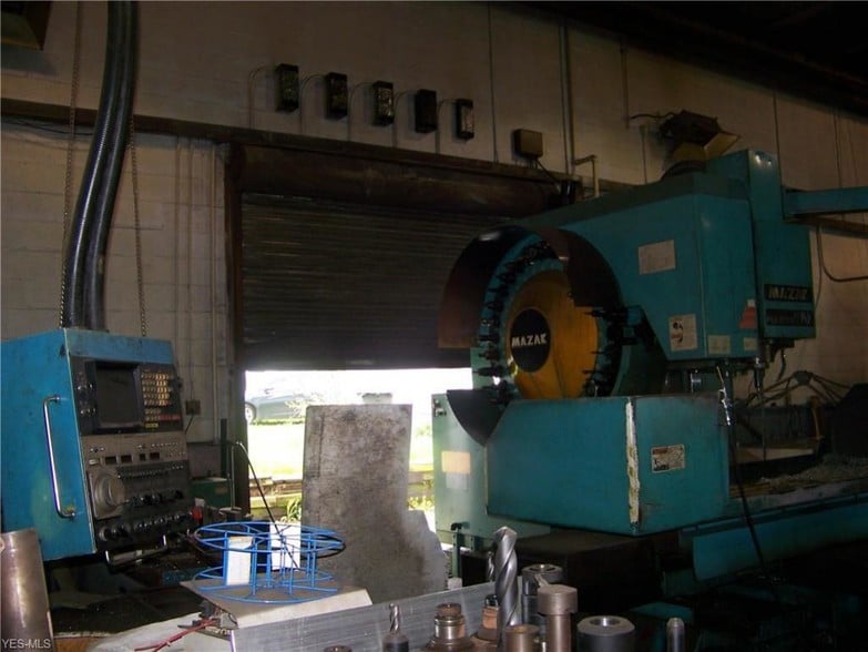 More Photos Of 2359 Triplett Blvd, Akron Manufacturing For Sale
