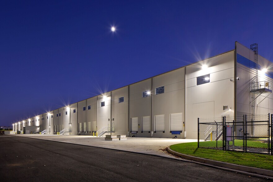 More Photos Of 311 Genoble Rd, Greer Distribution For Lease