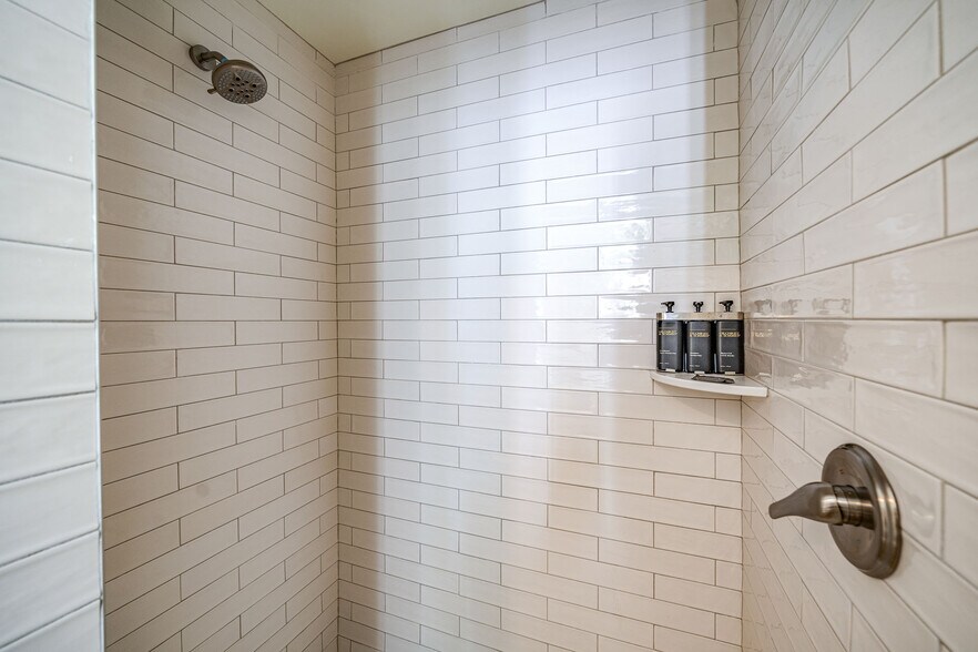 More Photos Of 724 Ocean Ave, Ocean City Hotel For Sale