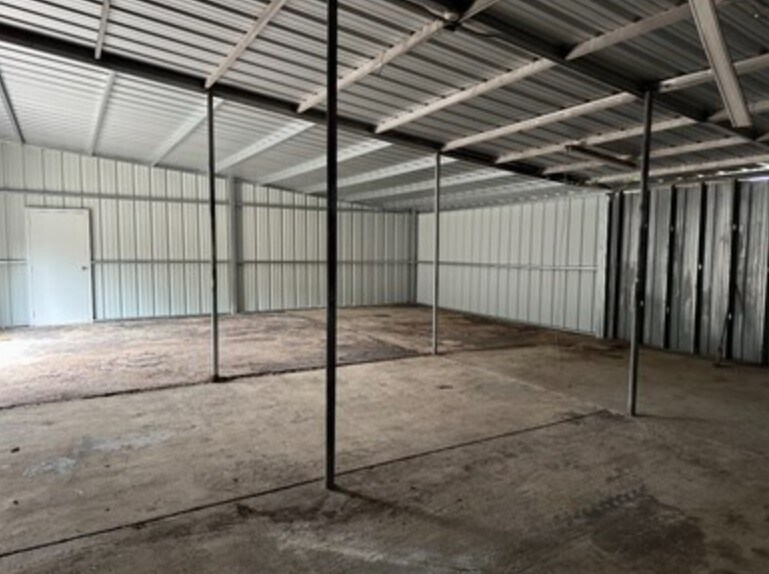 More Photos Of 7001 Weaver Rd, Houston Manufacturing For Lease