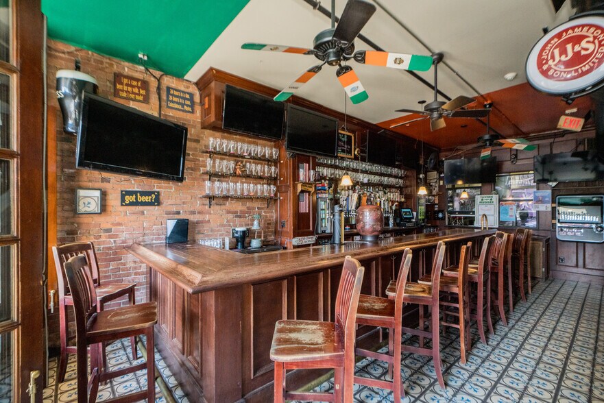 More Photos Of 19-21 Caroline St, Saratoga Springs General Retail For Sale