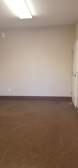 More Photos Of 932 NE 24th Ln, Cape Coral Light Manufacturing For Lease