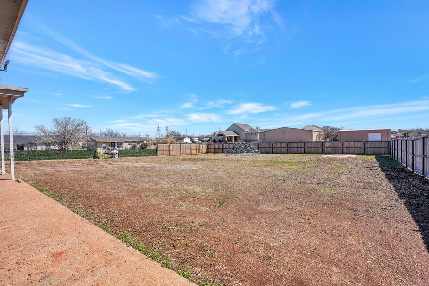 More Photos Of 5402 NW Kinyon Ave, Lawton Schools For Lease