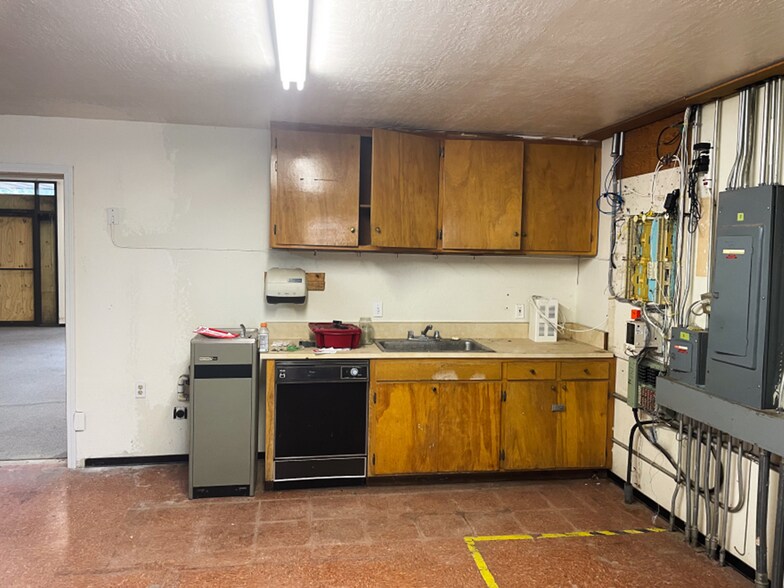 More Photos Of 11 W Barham Ave, Santa Rosa Industrial For Sale