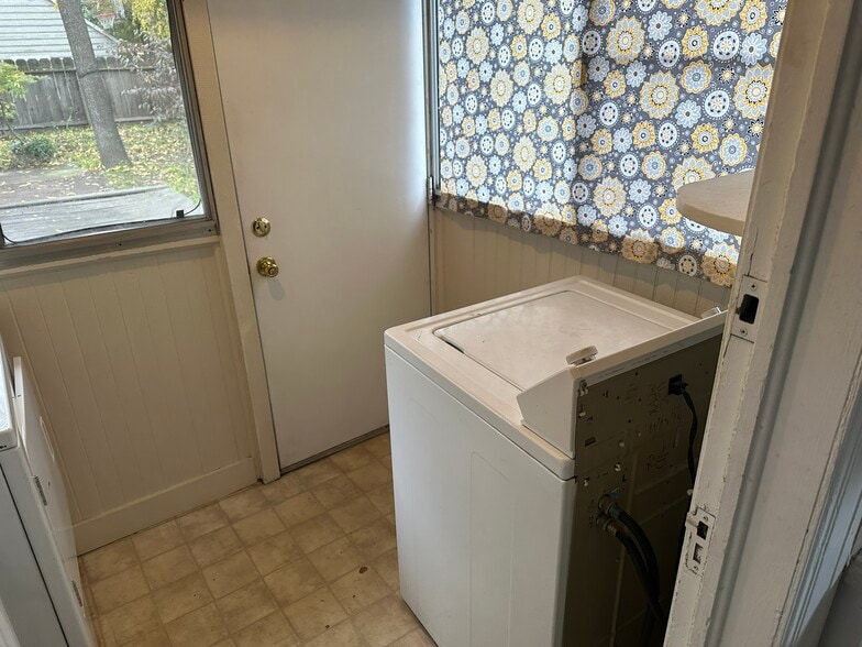 More Photos Of 150 W Stadium Dr, Stockton Apartments For Sale