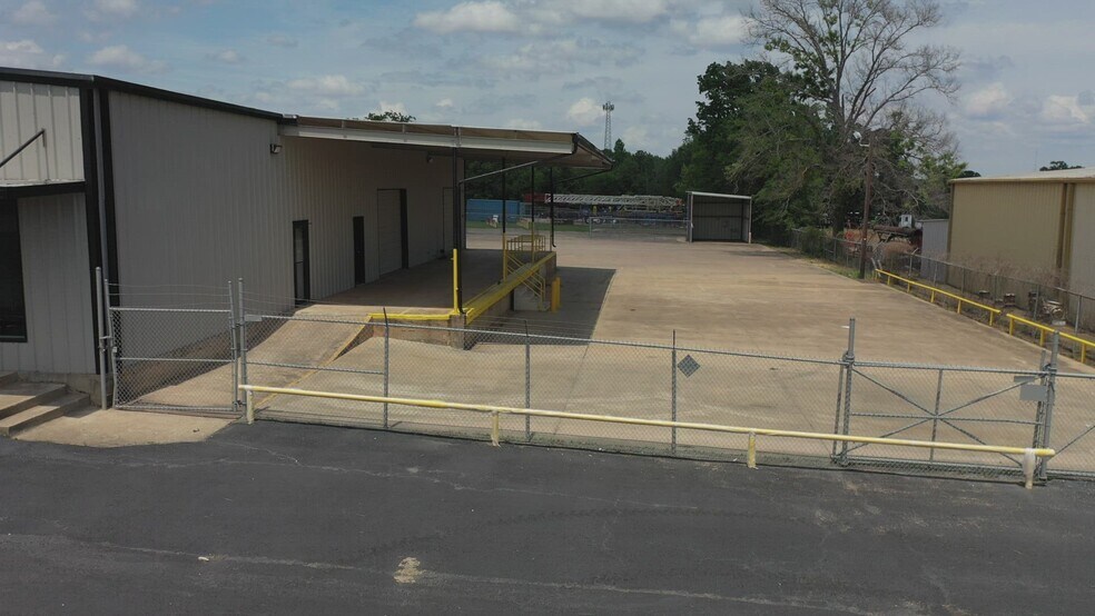 Primary Photo Of 2312 TX-135 Hwy, Kilgore Warehouse For Lease