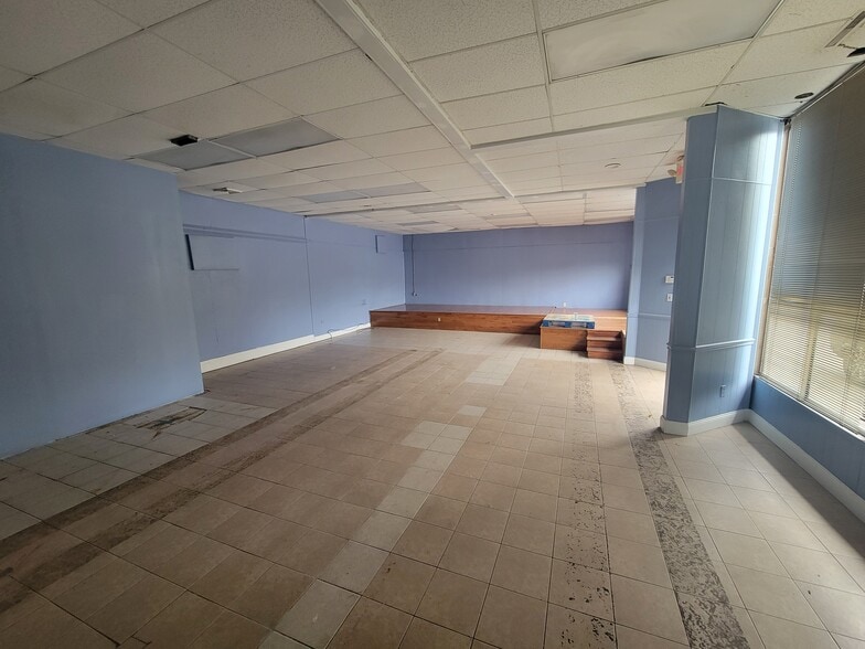 More Photos Of 166 Gorham St, Lowell Storefront Retail Office For Lease