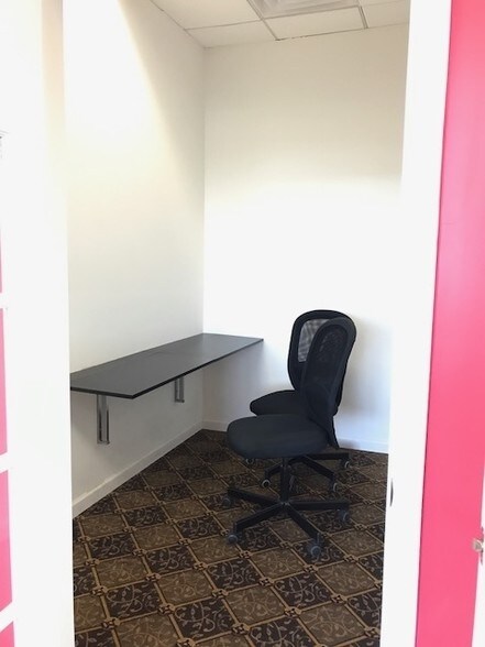 More Photos Of 300 Penhorn Ave, Secaucus Office For Lease