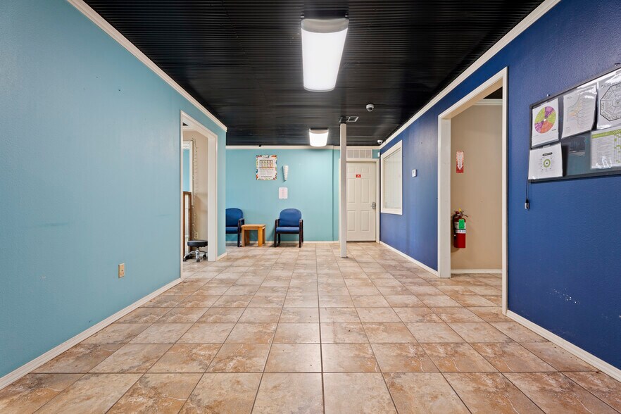 More Photos Of 57530 E Highway 59, Fairland Manufacturing For Sale