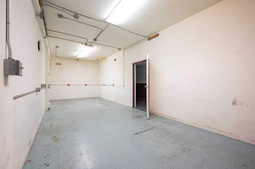 More Photos Of 5935-5937 Mission St, Daly City Warehouse For Lease