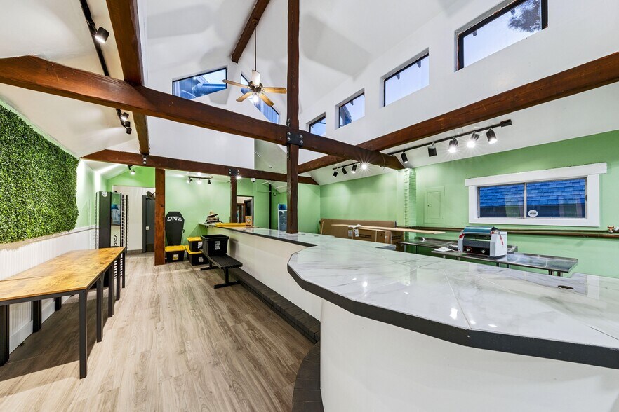 More Photos Of 3542 Lake Tahoe Blvd, South Lake Tahoe Restaurant For Sale