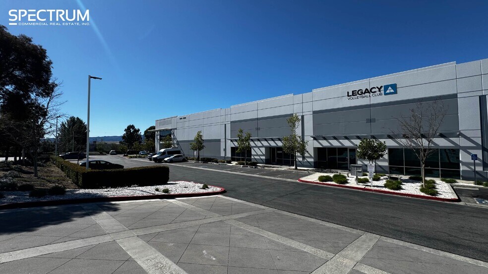 More Photos Of 28361-28385 Constellation Rd, Valencia Manufacturing For Lease
