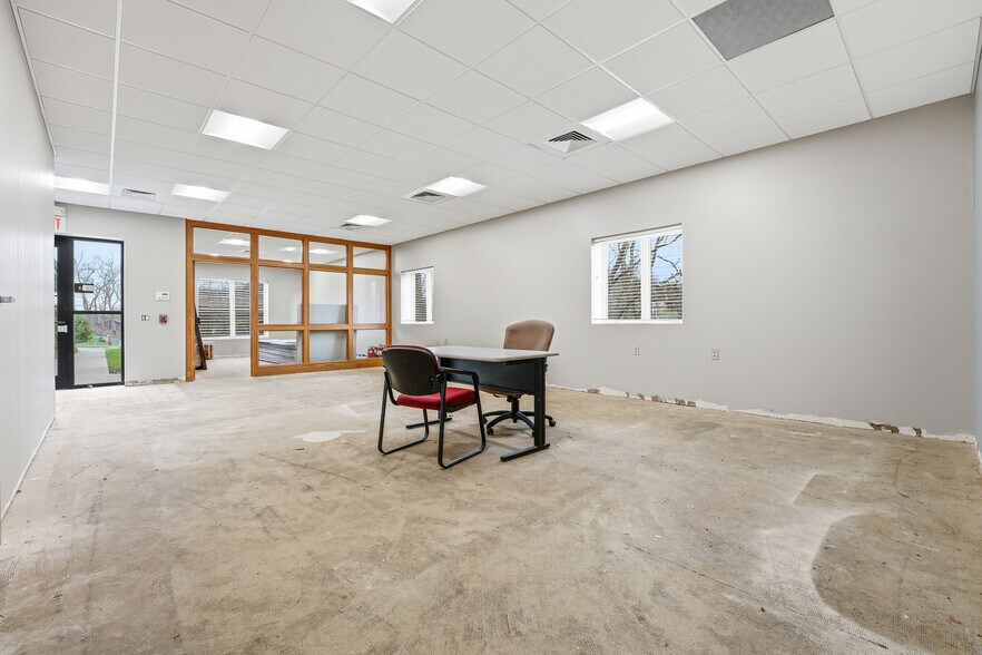More Photos Of 2873 W Hardies Rd, Gibsonia Office For Lease