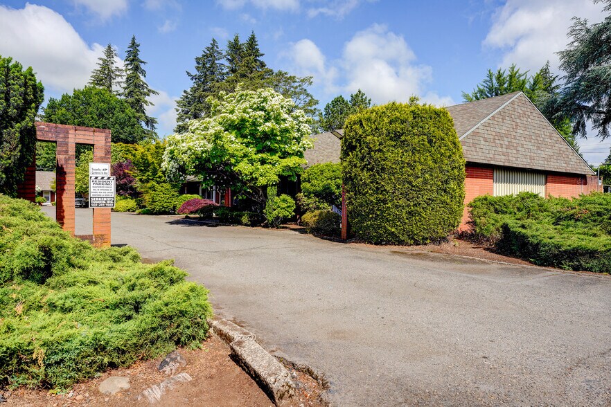 More Photos Of 611 SE 139th Ave, Portland Apartments For Sale