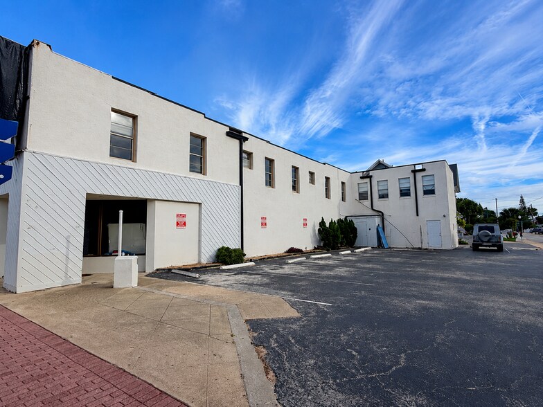 More Photos Of 604 Main St, Daytona Beach Storefront Retail Office For Sale