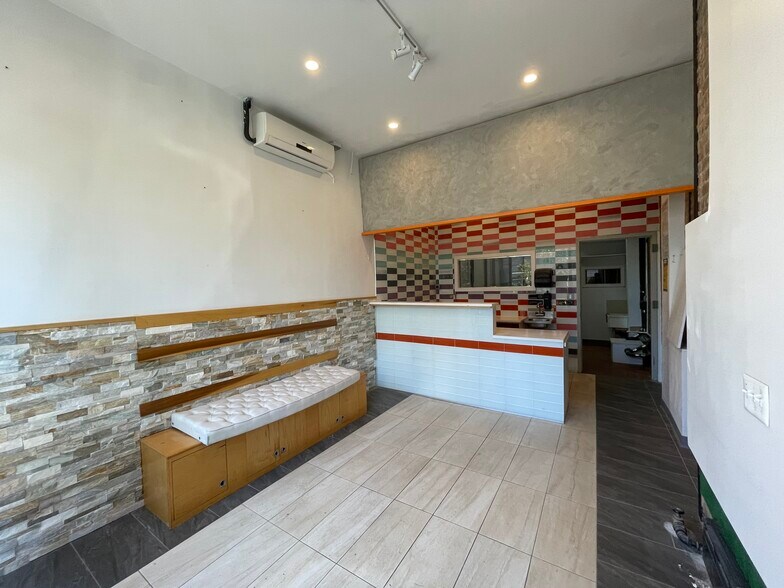 More Photos Of 28 Forsyth St, New York Apartments For Sale