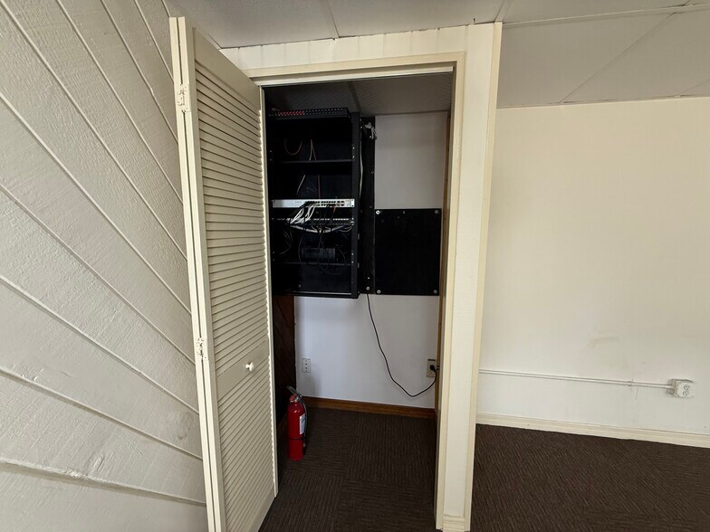More Photos Of 9610 Harney Rd, Thonotosassa Warehouse For Sale