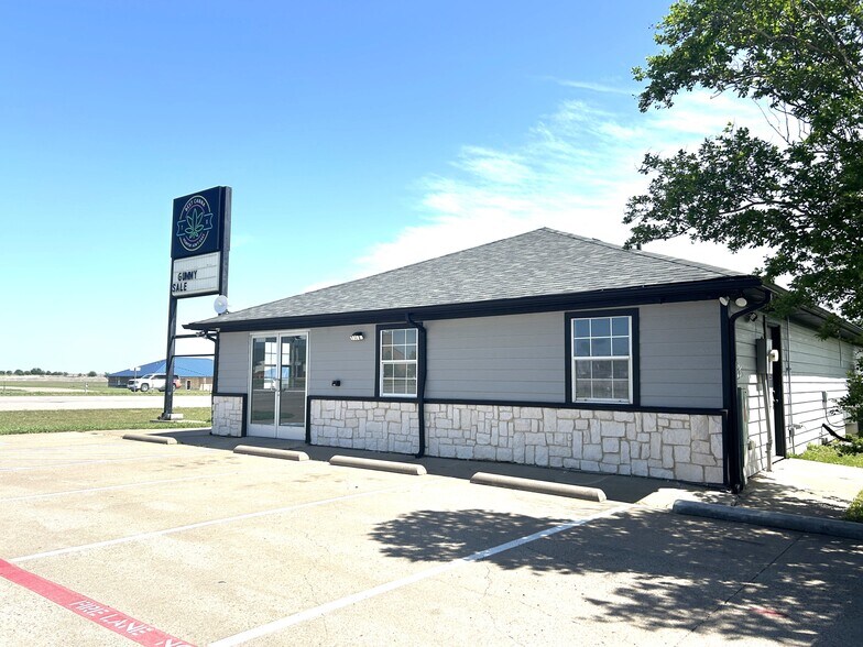 More Photos Of 400 Hwy 67 E, Alvarado Office For Sale