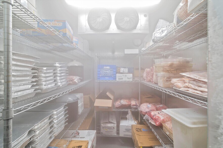 More Photos Of 110 W Bailey St, Ponder Restaurant For Sale