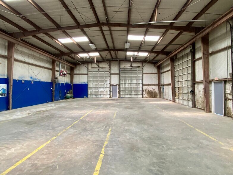 More Photos Of 1401 E Highway 82, Gainesville Industrial For Lease