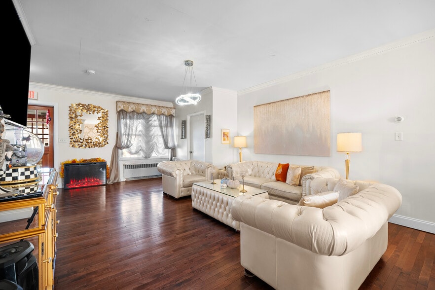 More Photos Of 70 Park Ave, Bay Shore Multifamily For Sale